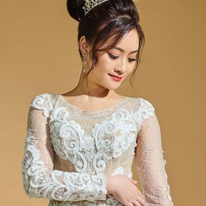 每年马来西亚化妆师都在结婚旺季接很多婚礼化妆案子，收入非常可观