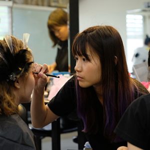 化妆师还有很多的其他职业路径